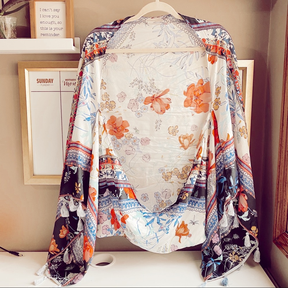 Gorgeous Boho Johnny Was floral 100% Silk shawl drape Classic,Cool n comfortable